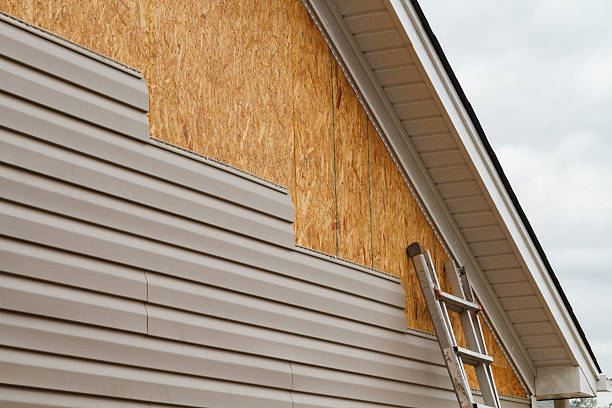 Professional Fiber Cement Siding technician working in Bolivar, WV